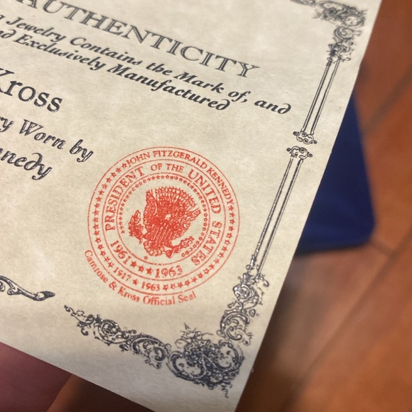 First Lady camrose land Kross Braclet - Picture 5 of 5